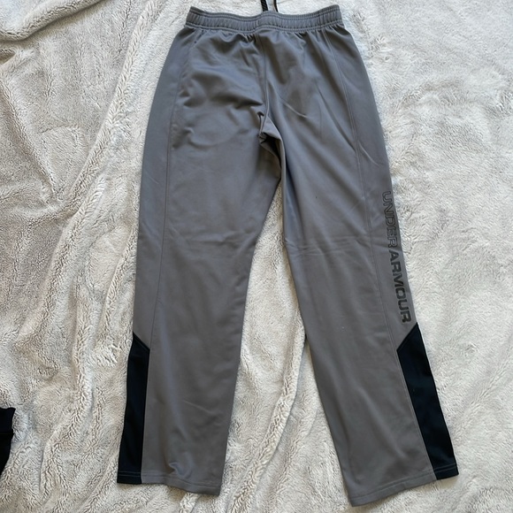 Youth under Armour loose fit warm up pants - Picture 3 of 4